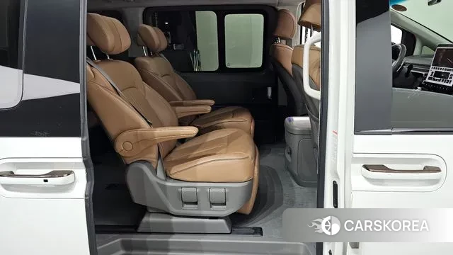 Hyundai Staria 2022 Белый из Кореи, фото 3