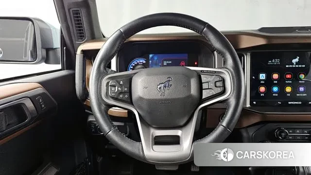 Ford Bronco 6th Generation 2022 Цвет галактики из Кореи, фото 3