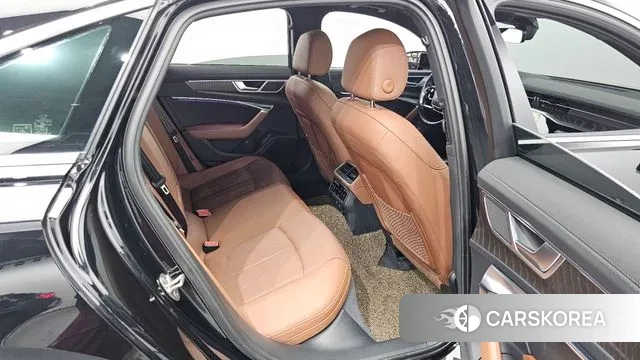 Audi A6 (C8) 2023 Черный из Кореи, фото 3