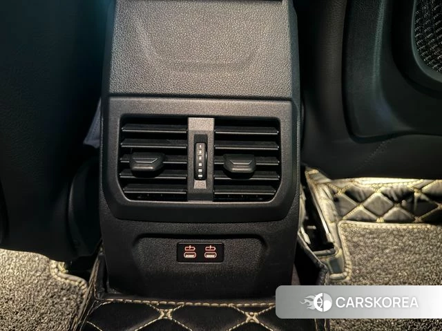 BMW 1 Series (F40) 2023 Белый из Кореи, фото 3