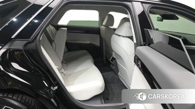 Hyundai Grandeur Hybrid (GN7) 2023 Черный из Кореи, фото 3