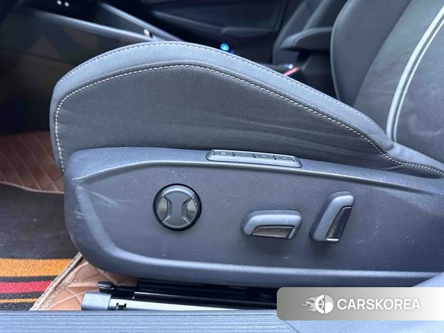 Volkswagen Golf 2023 Белый из Китая, фото 3