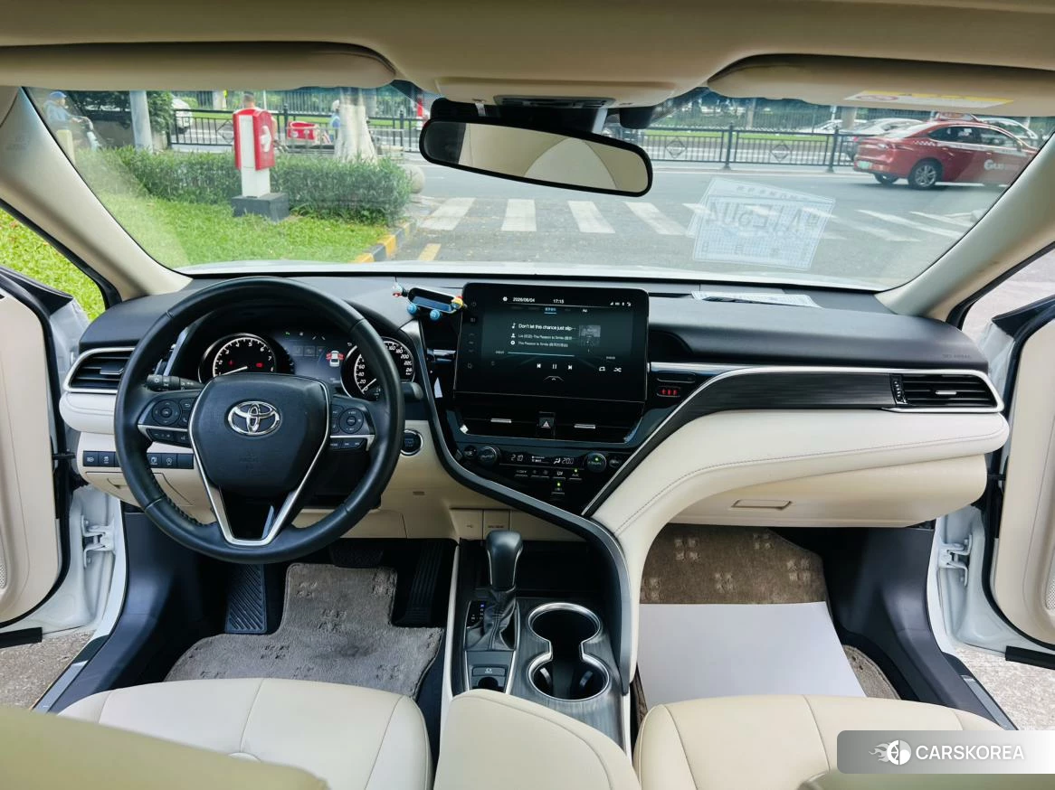 Toyota Camry 2021 Белый из Китая, фото 3
