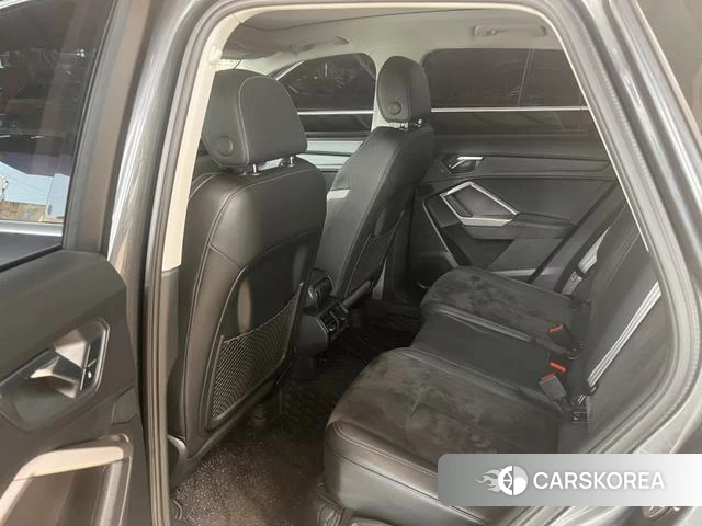 Audi Q3 2021 Темно-серый из Китая, фото 3