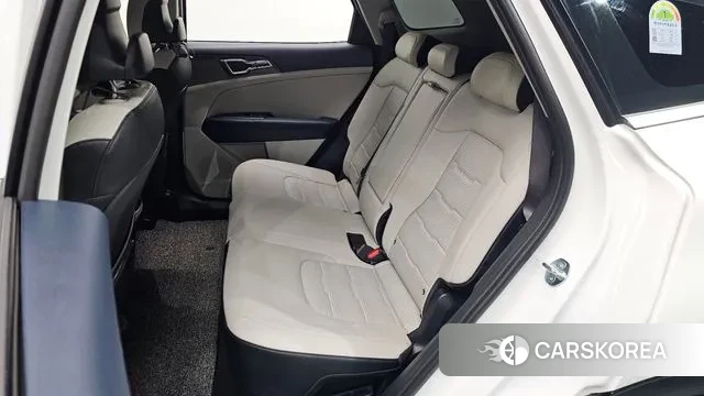 Kia The New Sportage 5th Generation Hybrid 2025 Белый из Кореи, фото 3