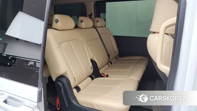 Hyundai Staria 2022 Белый из Кореи, фото 3