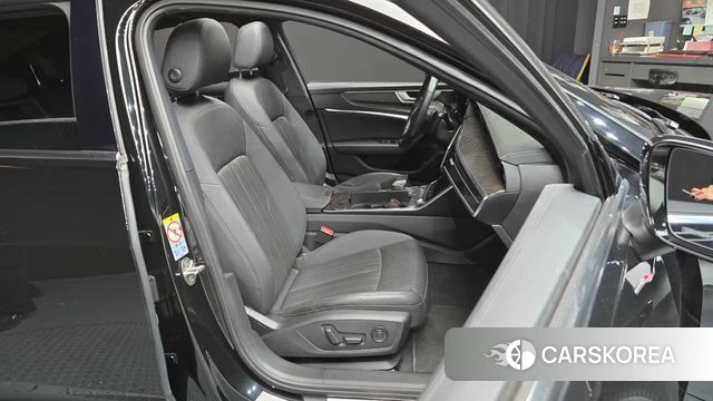 Audi A6 (C8) 2021 Черный из Кореи, фото 3