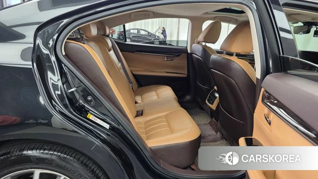 Lexus New ES300h 2018 Черный из Кореи, фото 3