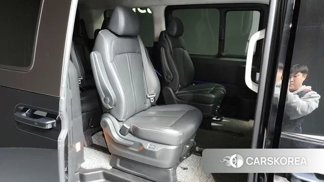 Hyundai Staria 2024 Черный из Кореи, фото 3