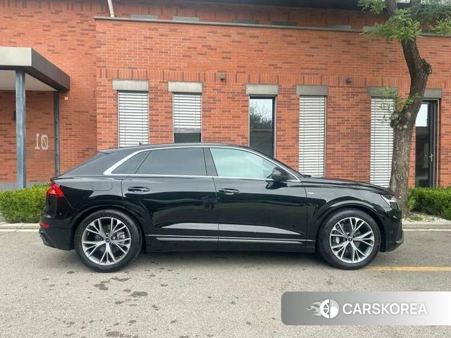 Audi Q8 2025 Черный из Китая, фото 3