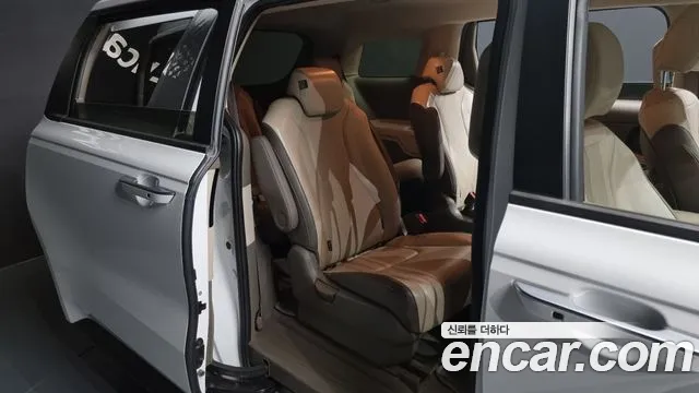 Kia Carnival 4th generation 2023 Белый из Кореи, фото 3