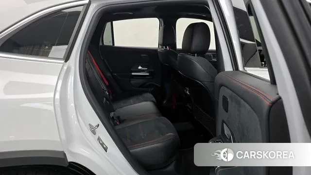 Mercedes-Benz GLA - Class H247 2023 Белый из Кореи, фото 3