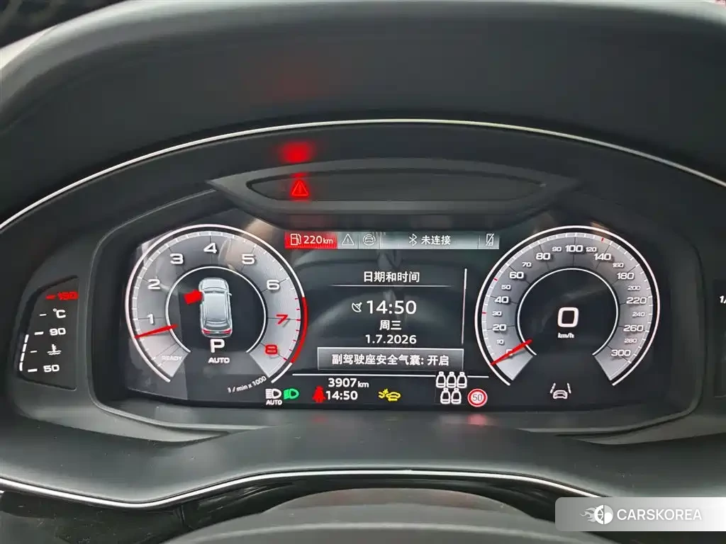 Audi Q7 2025 Черный из Китая, фото 3