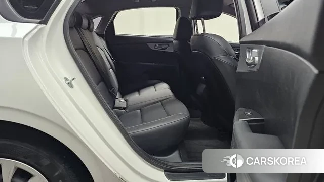 Kia The New K3 2nd generation 2022 Белый из Кореи, фото 3