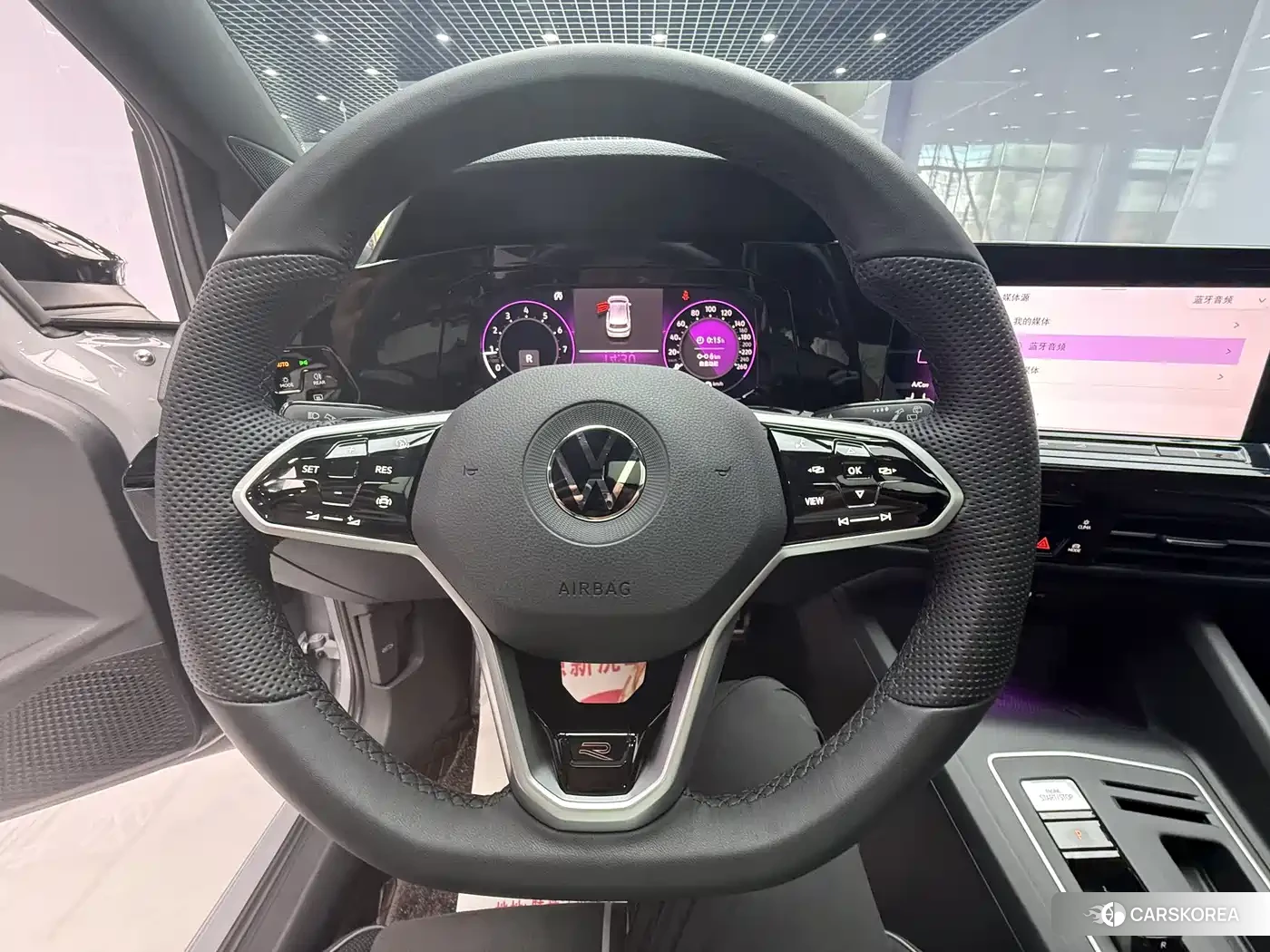 Volkswagen Golf 2024 Silver/gray из Китая, фото 3