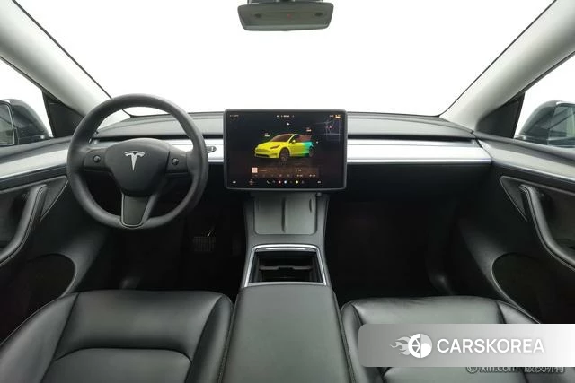Tesla Model Y 2024 Черный из Китая, фото 3