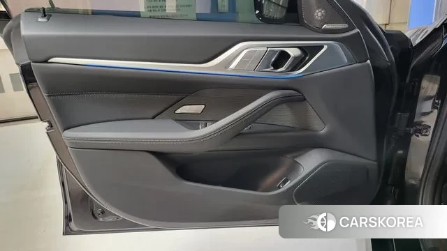 BMW i4 2023 Черный из Кореи, фото 3