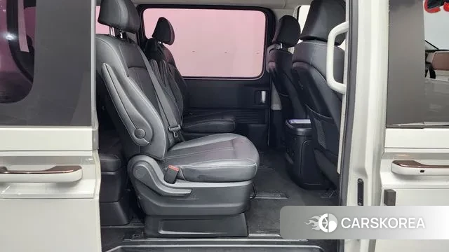 Hyundai Staria 2022 Белый из Кореи, фото 3