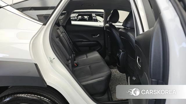 Hyundai Kona (SX2) 2023 Белый из Кореи, фото 3