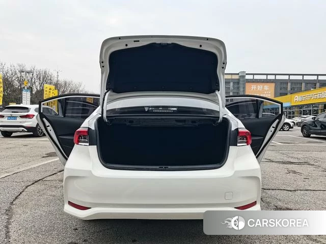 Toyota Corolla 2022 Белый из Китая, фото 3