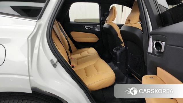 Volvo XC60 second Generation 2025 Белый из Кореи, фото 3