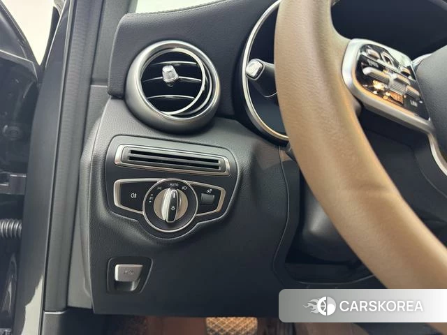 Mercedes-Benz GLC 2021 Темно-серый из Китая, фото 3