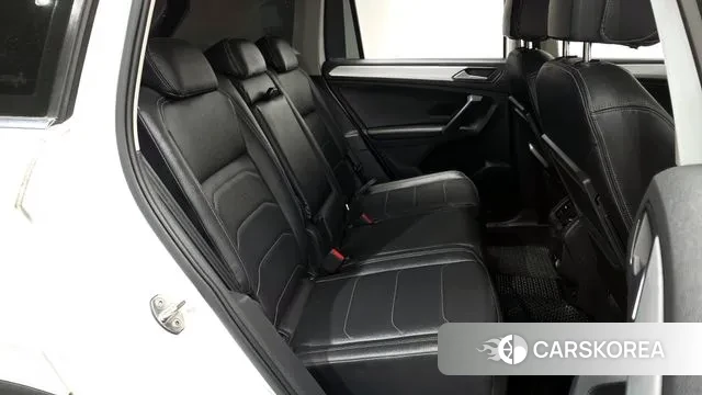 Volkswagen Tiguan second Generation 2018 Белый из Кореи, фото 3