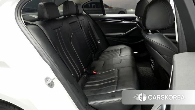 BMW 5 Series (G30) 2019 Белый из Кореи, фото 3