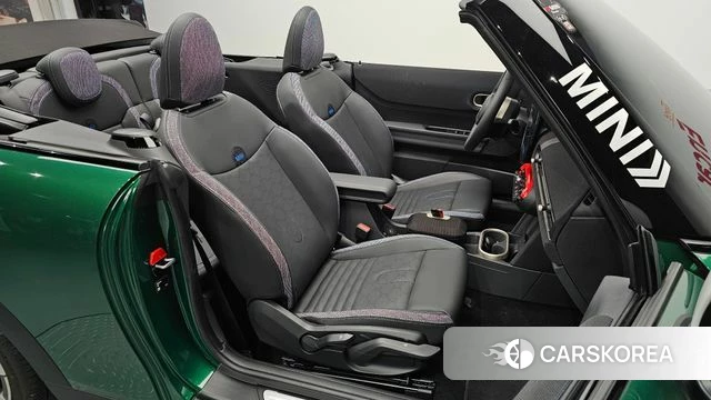 Mini Cooper C Convertible 4th Generation 2025 Зеленый из Кореи, фото 3