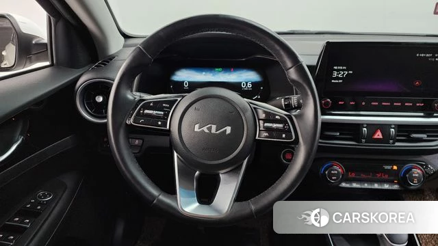 Kia The New K3 2nd generation 2022 Белый из Кореи, фото 3