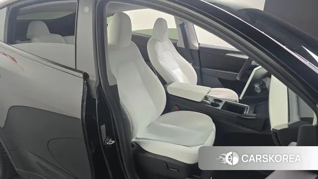 Tesla Model Y 2023 Черный из Кореи, фото 3