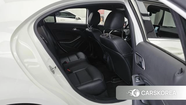 Mercedes-Benz A-Class W176 2018 Белый из Кореи, фото 3