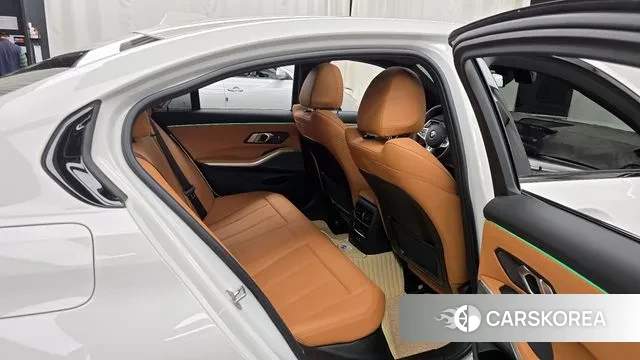 BMW 3 Series (G20) 2023 Белый из Кореи, фото 3