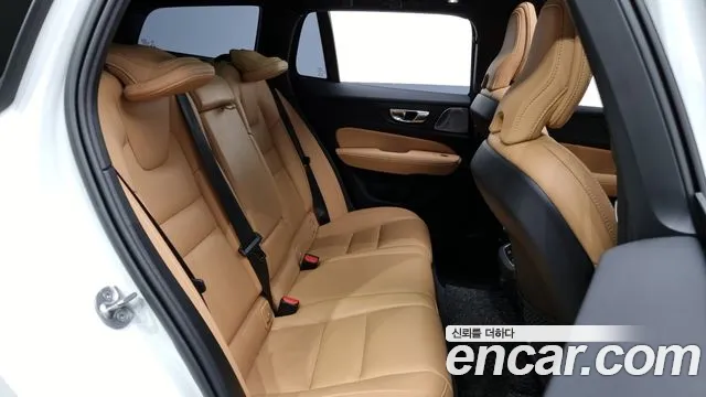 Volvo V60 Cross-Country 2nd Generation 2023 Белый из Кореи, фото 3