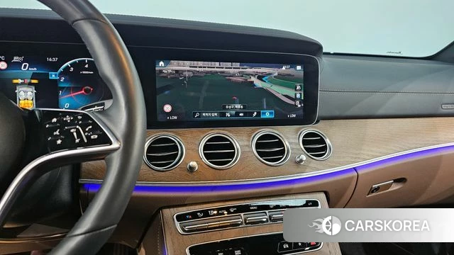 Mercedes-Benz E-Class W213 2022 Белый из Кореи, фото 3