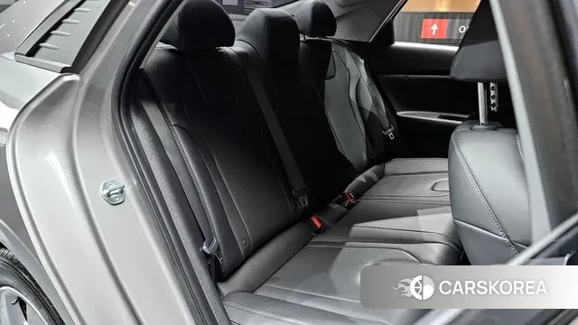 Hyundai Avante (CN7) 2020 Серебристо-серый из Кореи, фото 3