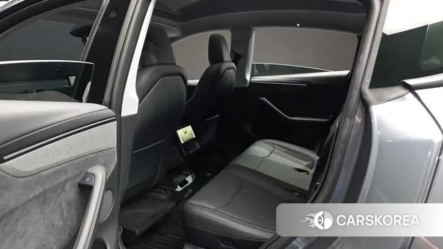 Tesla Model Y 2025 Серый из Кореи, фото 3