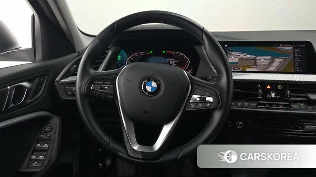 BMW 1 Series (F40) 2021 Белый из Кореи, фото 3
