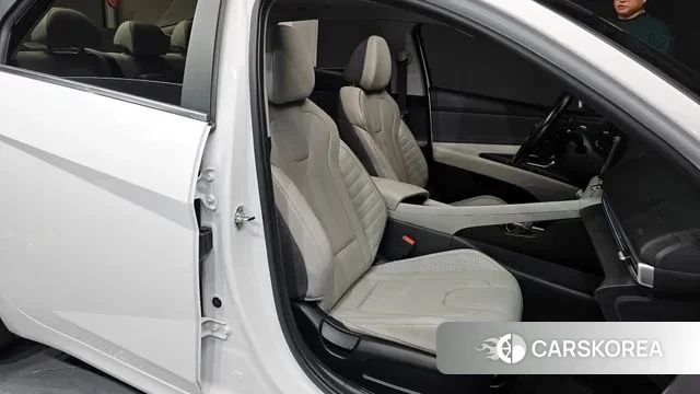 Hyundai Avante (CN7) 2021 Белый из Кореи, фото 3