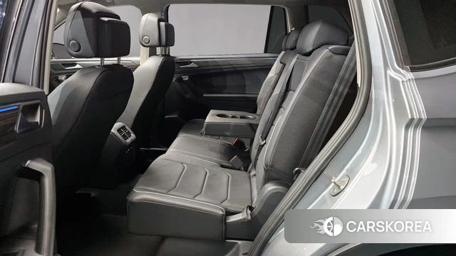 Volkswagen Tiguan Allspace 2022 Серебряный из Кореи, фото 3
