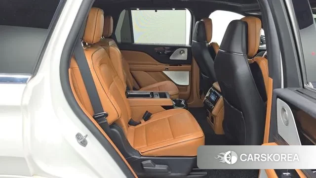 Lincoln Aviator 2nd generation 2022 Белый из Кореи, фото 3