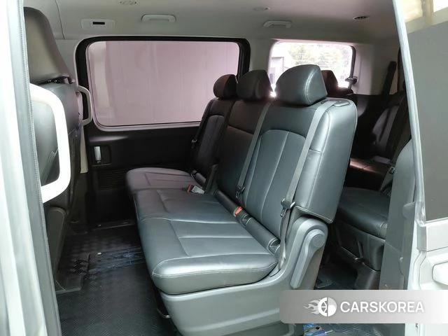 Hyundai Staria 2021 Серебристо-серый из Кореи, фото 3