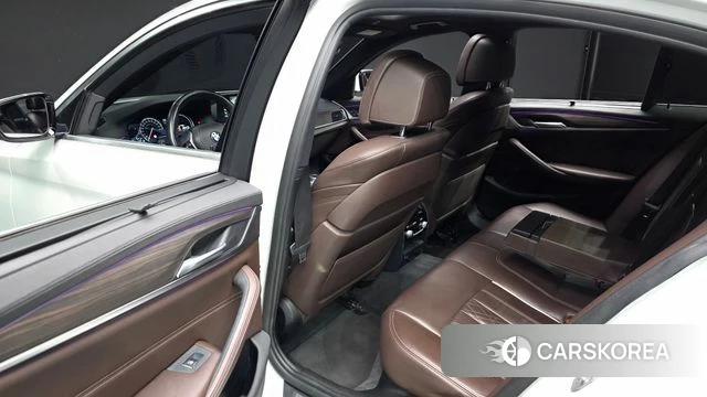 BMW 5 Series (G30) 2018 Белый из Кореи, фото 3