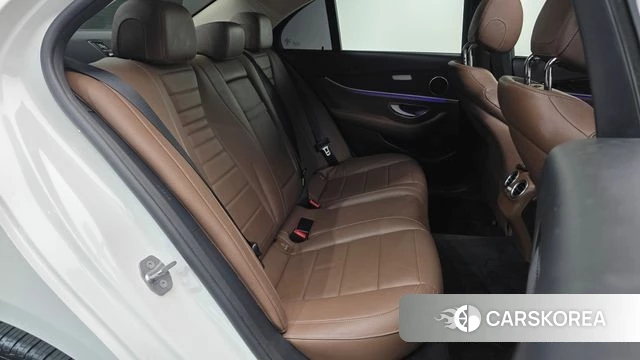 Mercedes-Benz E-Class W213 2018 Белый из Кореи, фото 3