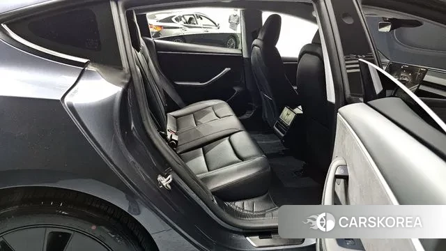 Tesla Model 3 2024 Серый из Кореи, фото 3