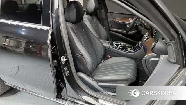 Mercedes-Benz E-Class W213 2020 Черный из Кореи, фото 3