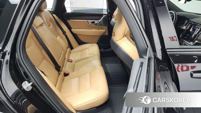 Volvo V90 Cross-Country 2024 Черный из Кореи, фото 3
