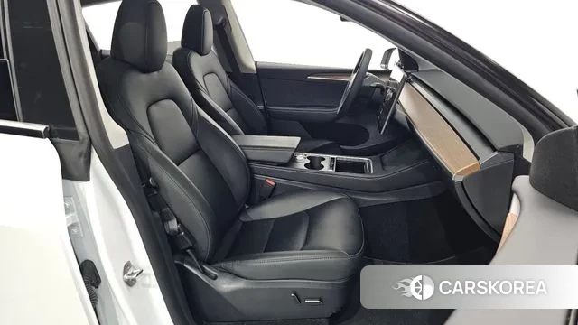 Tesla Model Y 2024 Белый из Кореи, фото 3