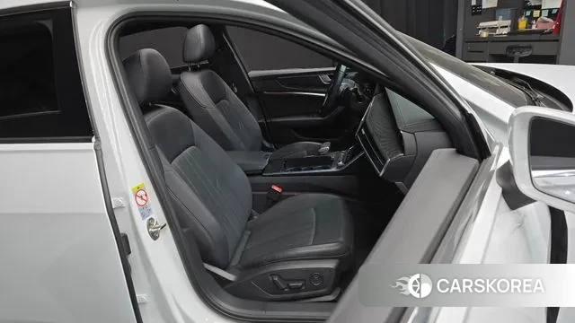 Audi A6 (C8) 2021 Белый из Кореи, фото 3