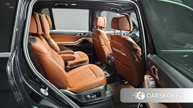 BMW X7 (G07) 2023 Черный из Кореи, фото 3